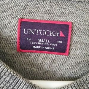 Untuckit men's V neck sweater